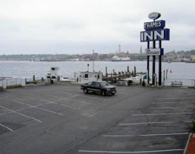 фото отеля Thames Inn and Marina