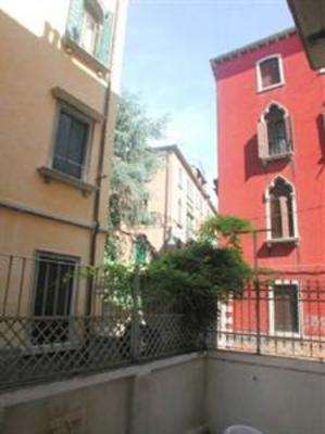 фото отеля Frari Apartment
