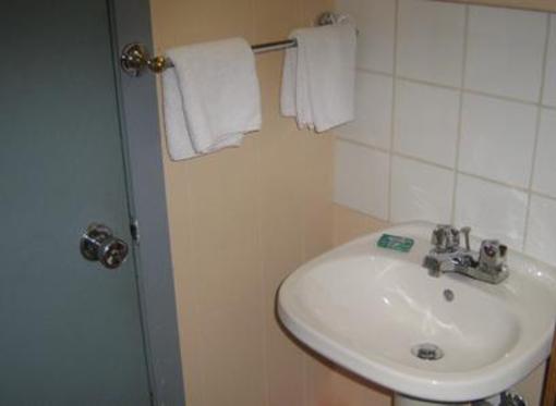 фото отеля West Castle Motel