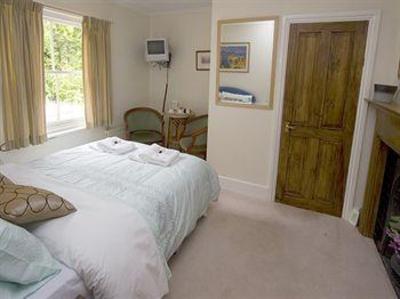 фото отеля Gatwick Grove Guest House Copthorne Crawley