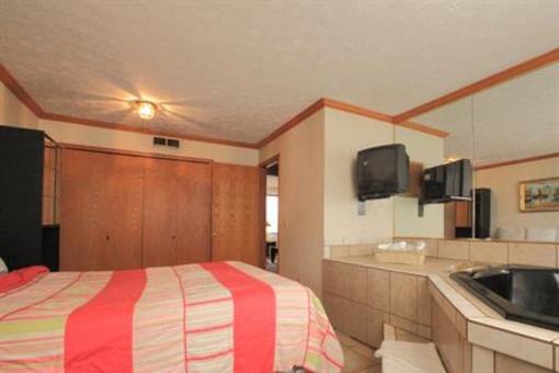 фото отеля Americas Best Value Inn & Suites Canton