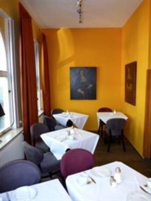 фото отеля Hotel Zum Lowen Bonn
