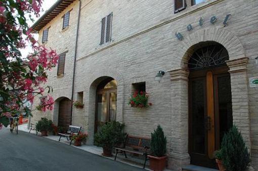 фото отеля Hotel Ristorante Il Cavaliere Camerino