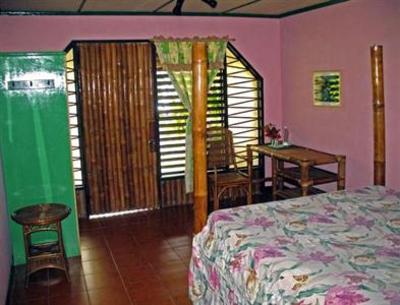 фото отеля Ravenala Beach Bungalows