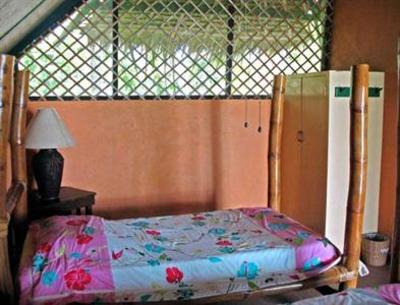 фото отеля Ravenala Beach Bungalows