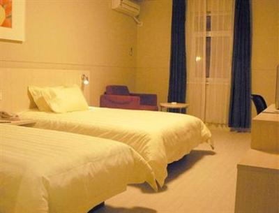 фото отеля Jinjiang Inn Quan'an Square Changchun