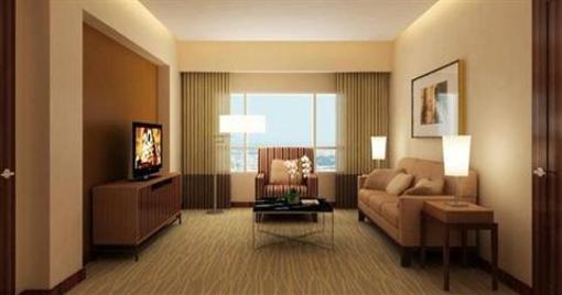 фото отеля Holiday Inn & Suites Makati
