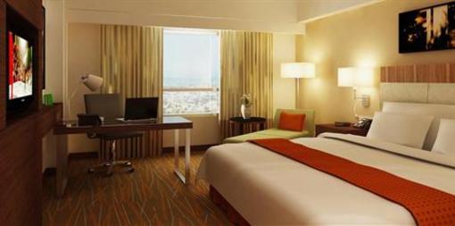 фото отеля Holiday Inn & Suites Makati