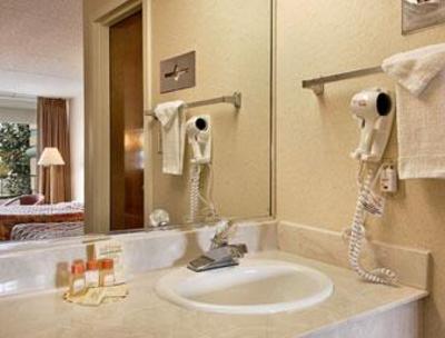 фото отеля Days Inn Clarksville