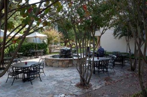 фото отеля Fredericksburg Inn & Suites