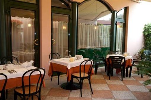 фото отеля Valbrenta Hotel Limena