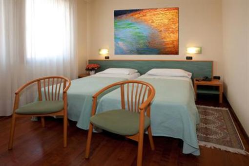 фото отеля Valbrenta Hotel Limena