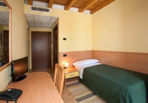 фото отеля Valbrenta Hotel Limena