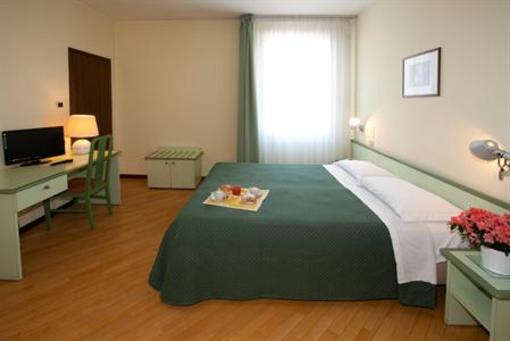 фото отеля Valbrenta Hotel Limena