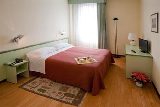 фото отеля Valbrenta Hotel Limena