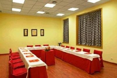 фото отеля Kris Cazadora Hotel Madrid