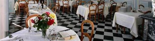 фото отеля Le Chateau Du Val Hotel Saint-Germain-en-Laye