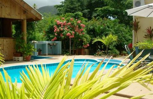фото отеля Reef Holiday Apartments Mahe