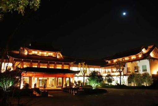 фото отеля Huijin Lakeview Xuanwu Hotel Yangzhou