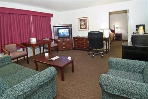 фото отеля Americas Best Value Inn & Suites Sikeston