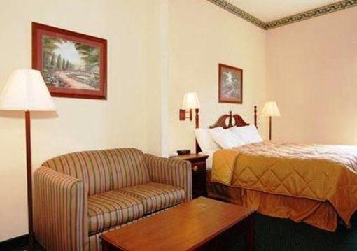 фото отеля Comfort Inn - Montgomery Carmichael Rd.