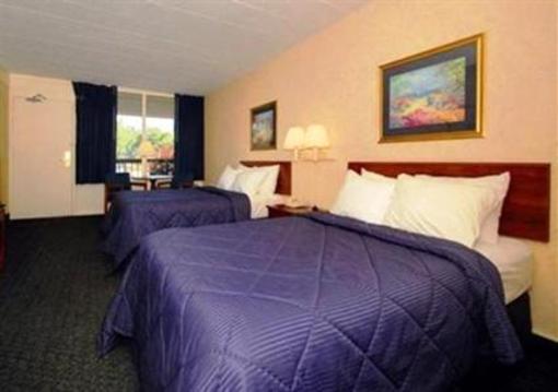 фото отеля Quality Inn Pittsburgh North