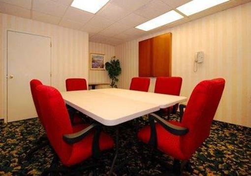 фото отеля Quality Inn Pittsburgh North