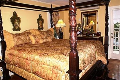 фото отеля Sabal Palm House Bed and Breakfast Inn