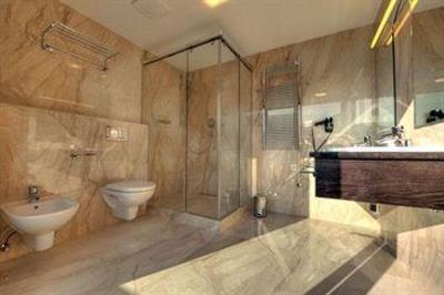 фото отеля Hotel Zur Burg Kaprun