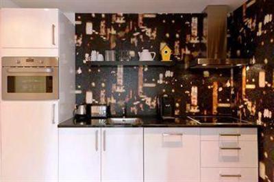 фото отеля Rembrandt Square Apartment Suites