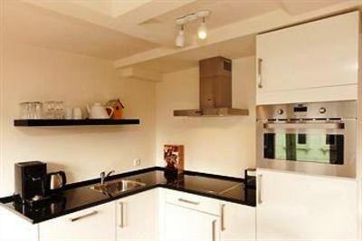 фото отеля Rembrandt Square Apartment Suites