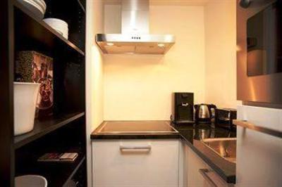 фото отеля Rembrandt Square Apartment Suites