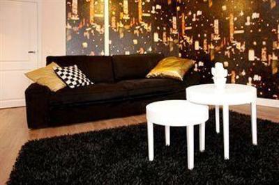 фото отеля Rembrandt Square Apartment Suites