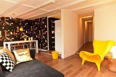 фото отеля Rembrandt Square Apartment Suites