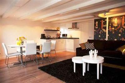 фото отеля Rembrandt Square Apartment Suites