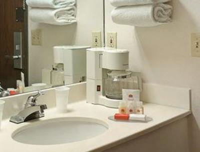фото отеля Ramada Limited Hotel Waukesha