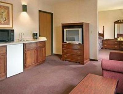 фото отеля Ramada Limited Hotel Waukesha