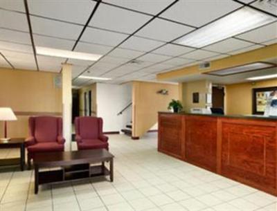 фото отеля Ramada Limited Hotel Waukesha