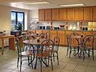 фото отеля Ramada Limited Hotel Waukesha
