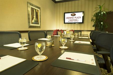 фото отеля Crowne Plaza Washington National Airport