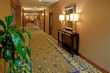 фото отеля Crowne Plaza Washington National Airport