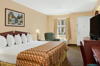 фото отеля Baymont Inn & Suites Brunswick