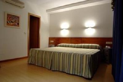 фото отеля Hotel Colon Tuy