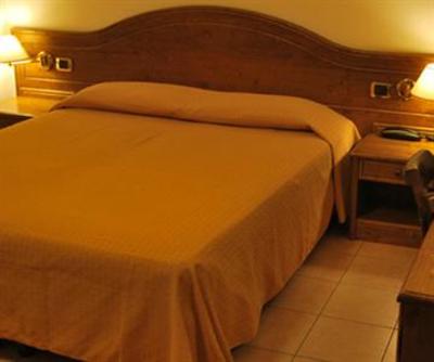 фото отеля Hotel Belvedere San Zeno di Montagna