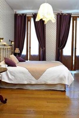 фото отеля Hotel Du Lion D'Or Cauterets