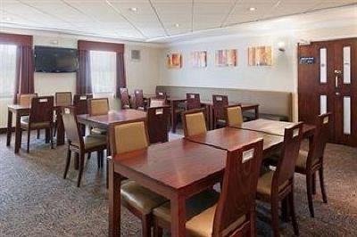 фото отеля Holiday Inn Express Glenrothes