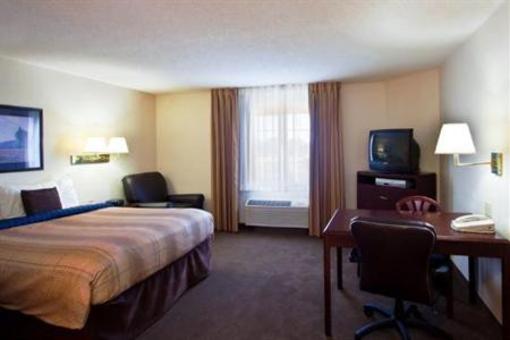 фото отеля Hawthorn Suites by Wyndham Detroit Farmington Hills