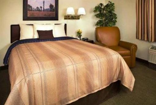 фото отеля Hawthorn Suites by Wyndham Detroit Farmington Hills
