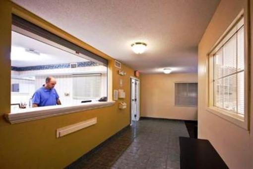 фото отеля Hawthorn Suites by Wyndham Detroit Farmington Hills