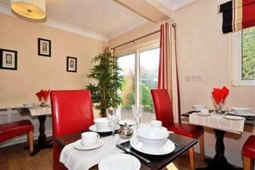 фото отеля Lynfield Guesthouse Galway